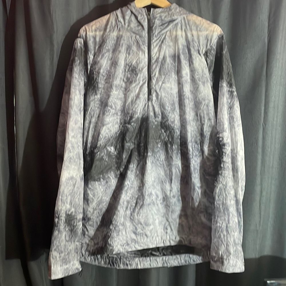 LuluLemon mottled grey windbreaker. Size Men’s Medium.
